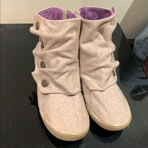 Blowfish soft zip and button booties